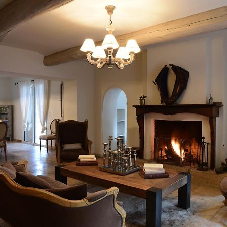Chateau Des Bertrands Le Cannet-des-Maures Exterior foto