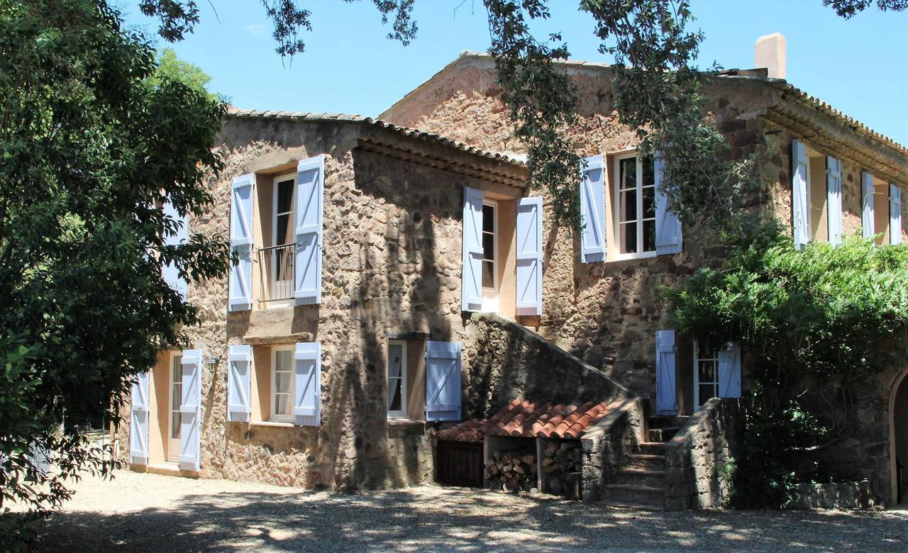 Chateau Des Bertrands Le Cannet-des-Maures Exterior foto