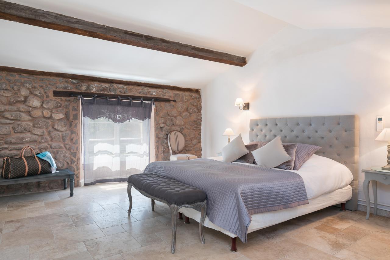 Chateau Des Bertrands Le Cannet-des-Maures Exterior foto